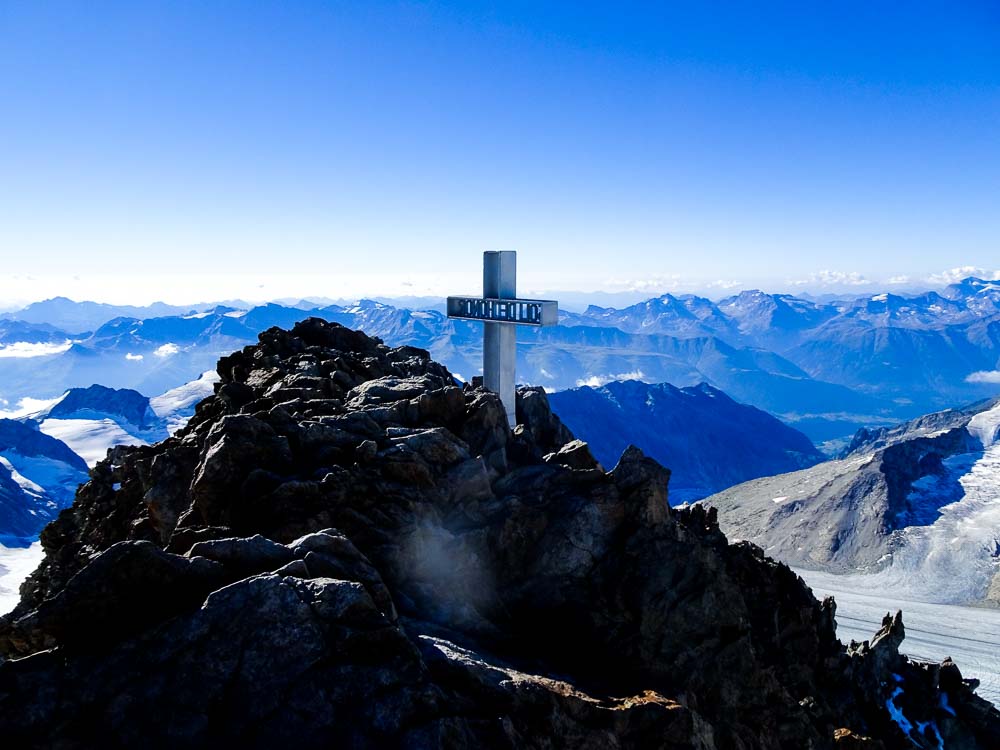 Finsteraarhorn über Südwestflanke und Nordwestgrat Normalweg (Schweiz / Berner Alpen)